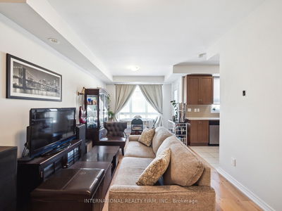 Unit 14 — 9621 Jane St, Vaughan - Maple image-0-4