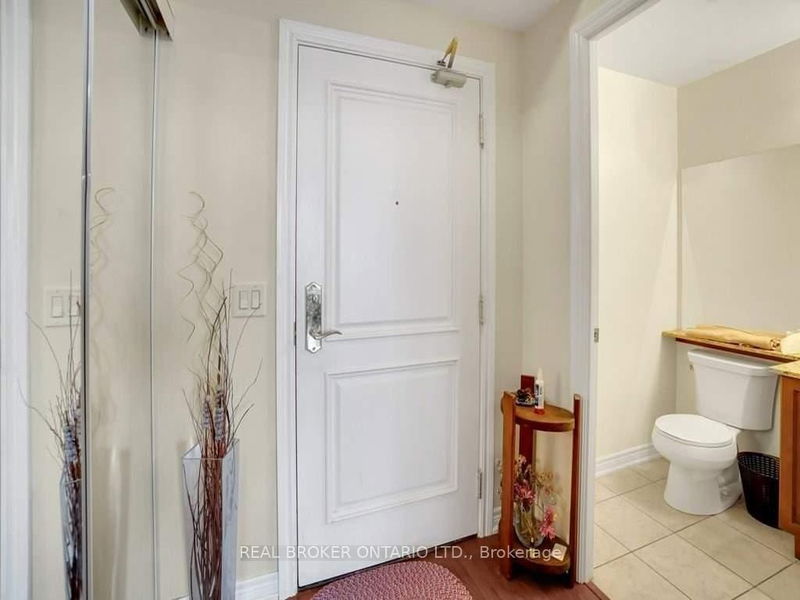 home for lease on 702-9245 Jane Street
