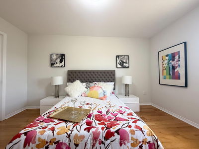 10 Prince Charles Way, Markham - Berczy image-0-1