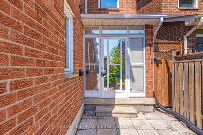 92 Bay Hill Dr, Vaughan - Glen Shields image-0-3