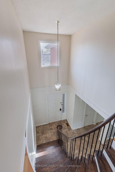92 Bay Hill Dr, Vaughan - Glen Shields image-0-4