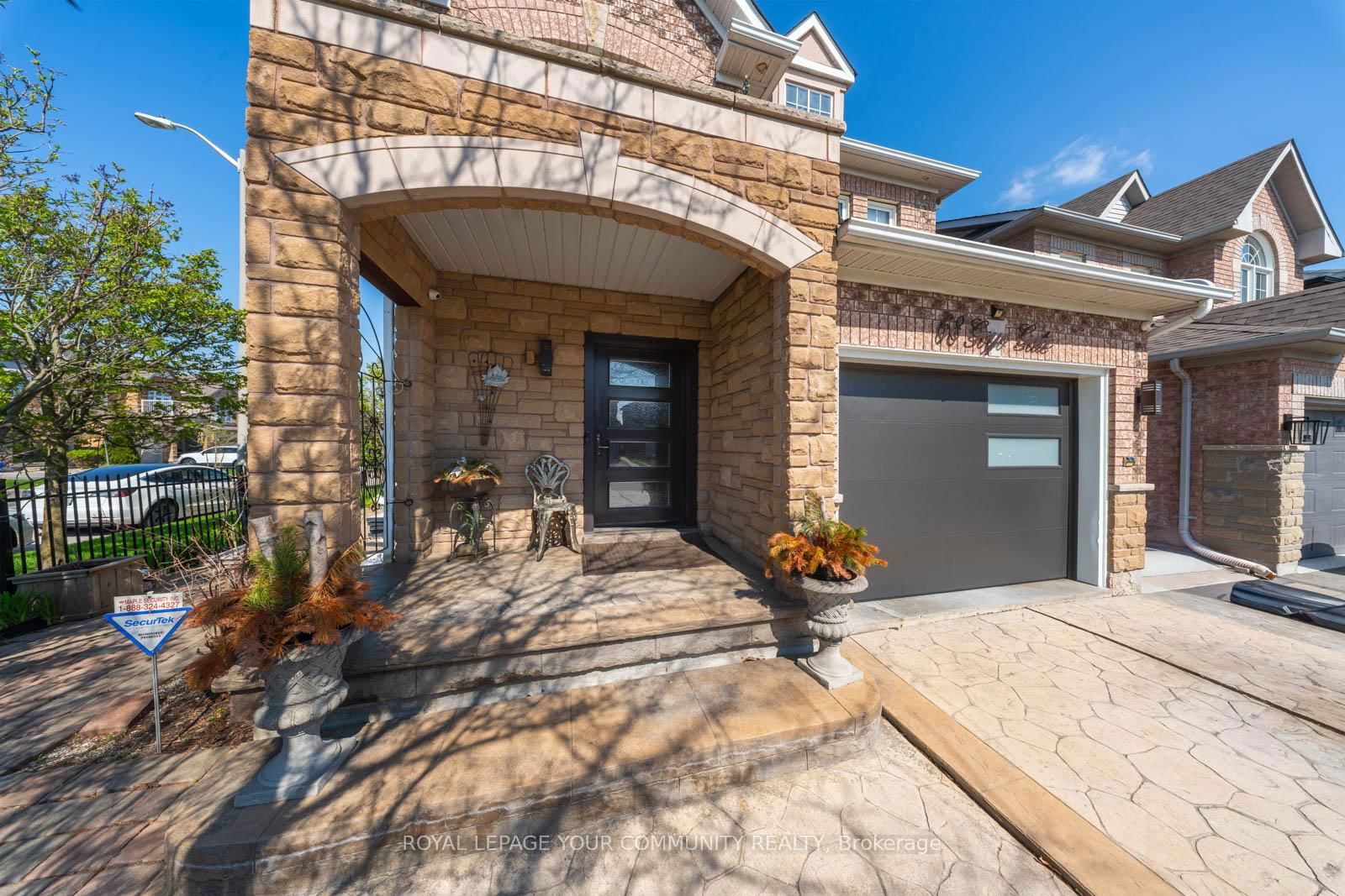 Detached House for sale at 68 Goyo Gate, Vaughan, Rural Vaughan, L6A 3T3 - MLS: N12140968