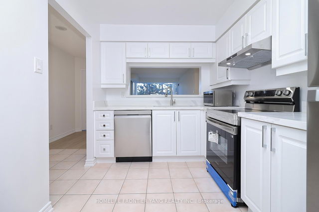 303 - 11 Townsgate Drive