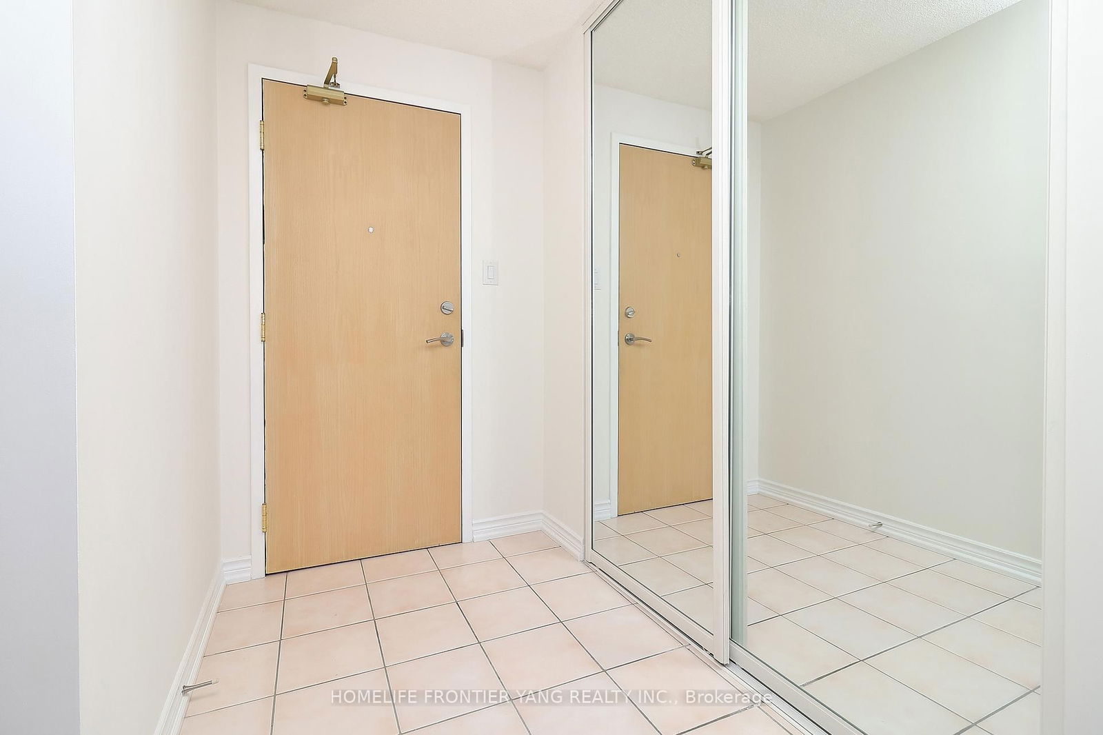 Condo for sale at 303-11 Townsgate Drive, Vaughan, Crestwood-Springfarm-Yorkhill, L4J 8G4 - MLS: N12141250