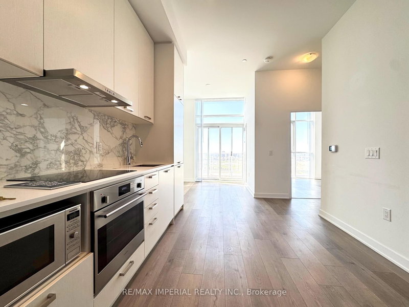 1805 - 10 Honeycrisp Cres, Vaughan, L4K 0M7 | Image 3