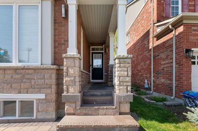 355 Cheryl Mews Blvd, Newmarket - Woodland Hill image-0-3