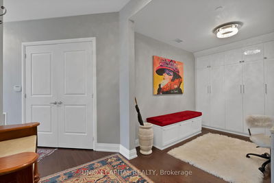 Unit 505 — 15277 Yonge St, Aurora - Aurora Village image-0-4