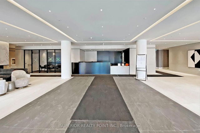 PH05 - 50 Upper Mall Way
