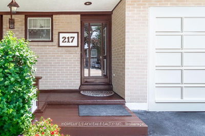 217 Thoms Cres, Newmarket - Central Newmarket image-0-2