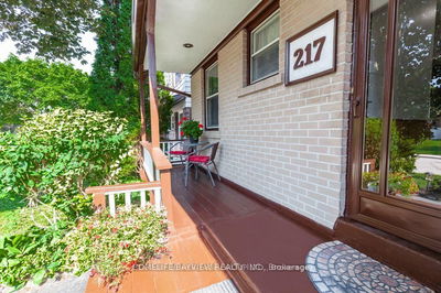 217 Thoms Cres, Newmarket - Central Newmarket image-0-3