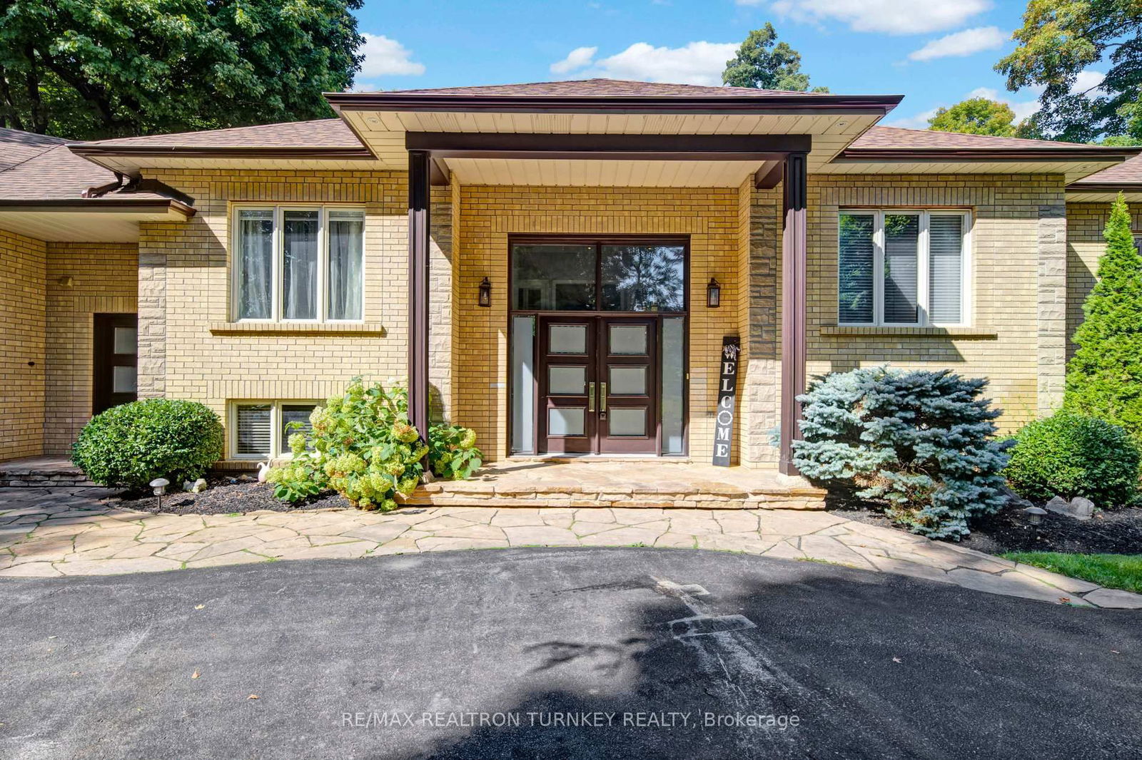Detached House for sale at 22 Sherwood Glen, East Gwillimbury, Holland Landing, L9N 1R3 - MLS: N12142116