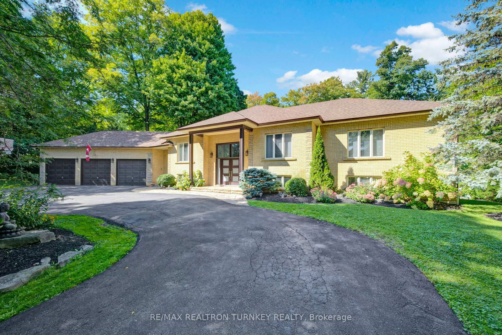 Detached House for sale at 22 Sherwood Glen, East Gwillimbury, Holland Landing, L9N 1R3 - MLS: N12142116