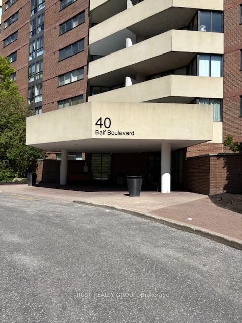 909 - 40 Baif Boulevard
