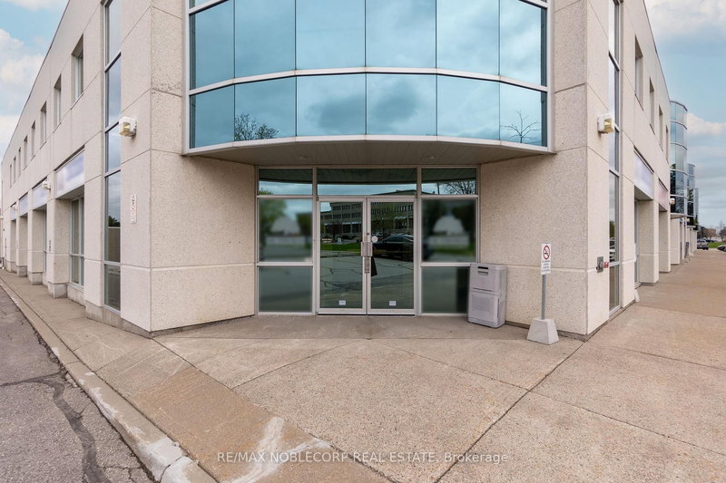 9033 Leslie St W, Richmond Hill, L4B 4K3 | Image 2