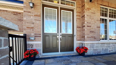 561 Clifford Perry Pl, Newmarket - Woodland Hill image-0-3