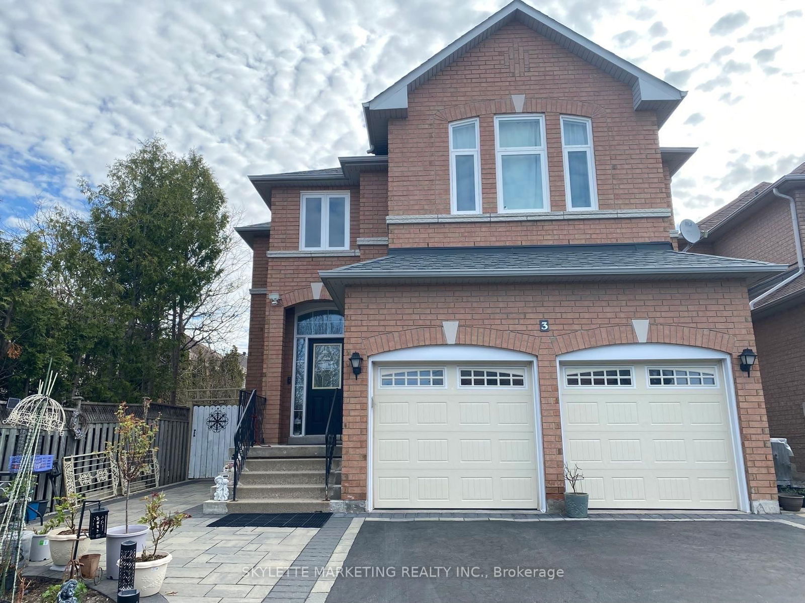 Detached House for sale at 3 Twin Oaks Drive, Markham, Berczy, L6C 2C6 - MLS: N12142733