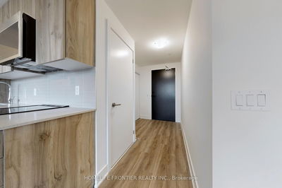 Unit 220 — 185 Deerfield Rd, Newmarket - Central Newmarket image-0-3