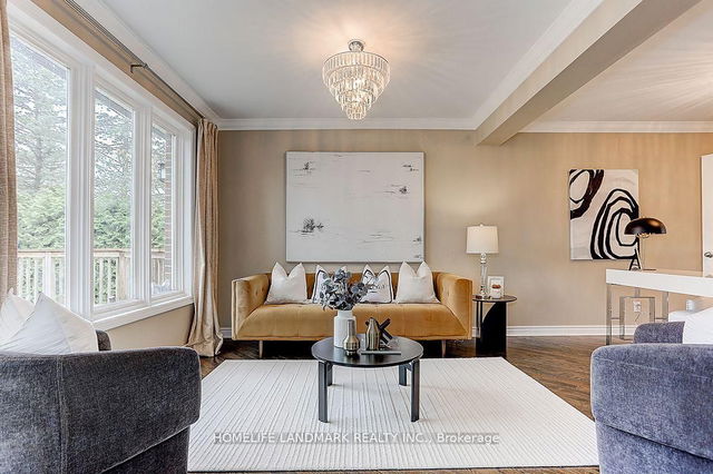 25 Oakcrest Avenue