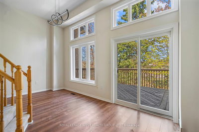 Unit 2 — 353 Riddell Crt, Newmarket - Gorham-College Manor image-0-3