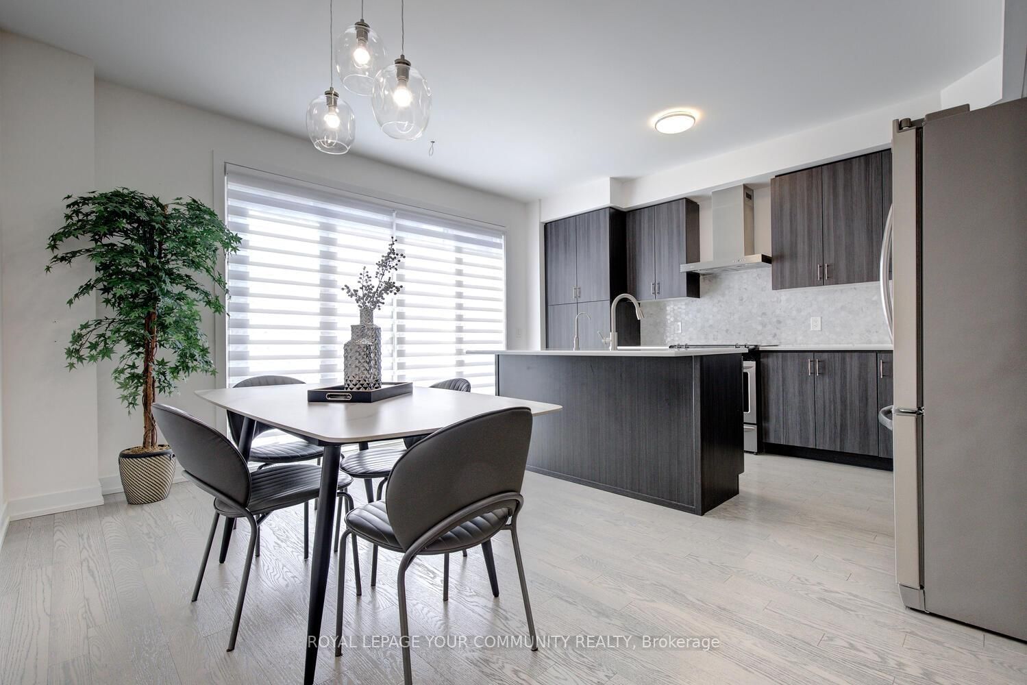 Townhouse for sale at 16 Glenngarry Crescent, Vaughan, Rural Vaughan, L6A 4Z4 - MLS: N12144042