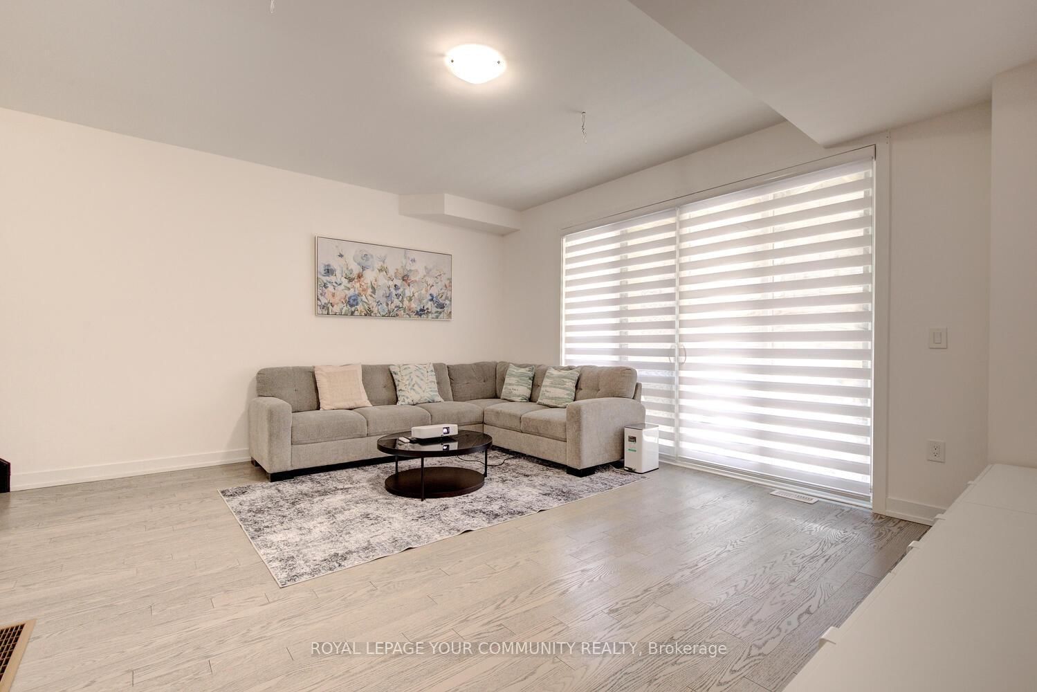 Townhouse for sale at 16 Glenngarry Crescent, Vaughan, Rural Vaughan, L6A 4Z4 - MLS: N12144042
