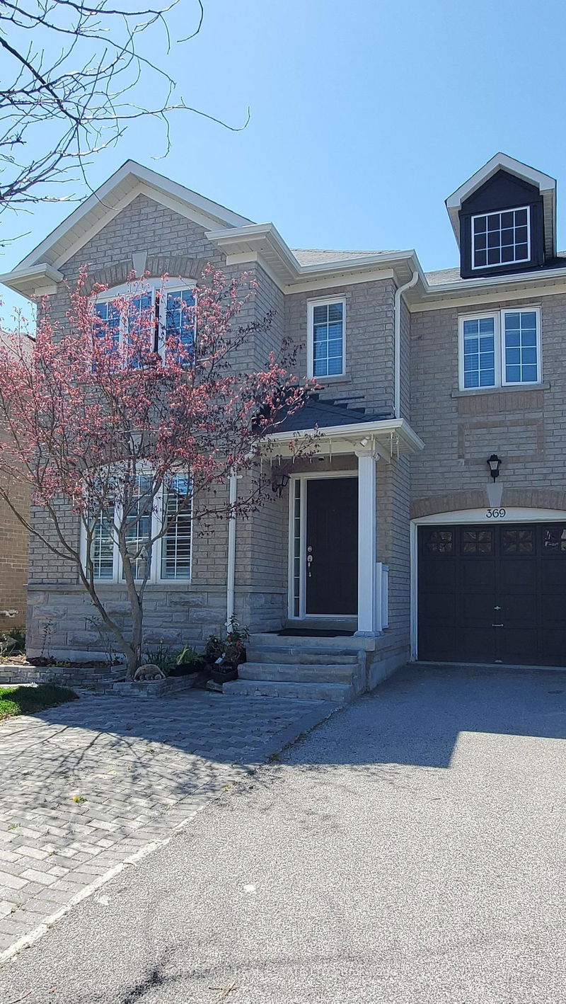 369 Kwapis Blvd, Newmarket - Woodland Hill image-0-0