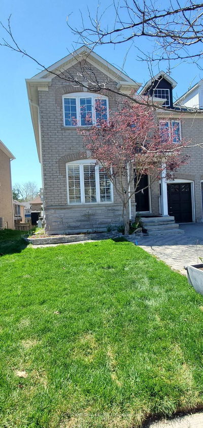 369 Kwapis Blvd, Newmarket - Woodland Hill image-0-1
