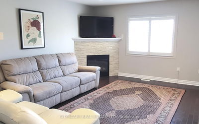 369 Kwapis Blvd, Newmarket - Woodland Hill image-0-4