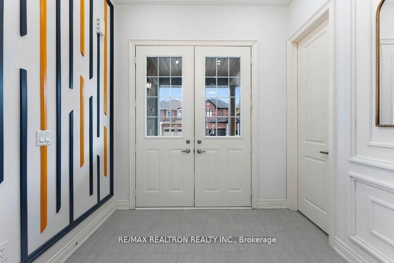 57 Betty May Cres, East Gwillimbury, L9N 1S2 | Image 3