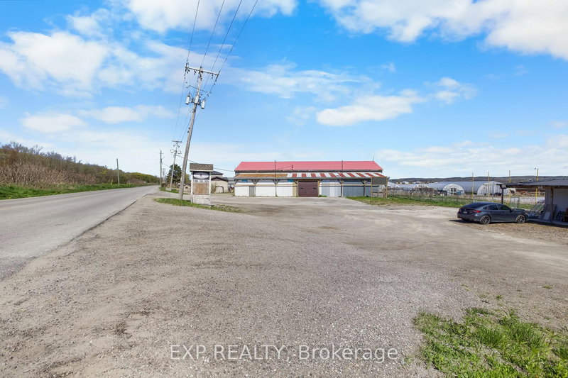 - Barn - 1153 Canal Rd, Bradford West Gwillimbury, L3Z 4E2 | Image 3