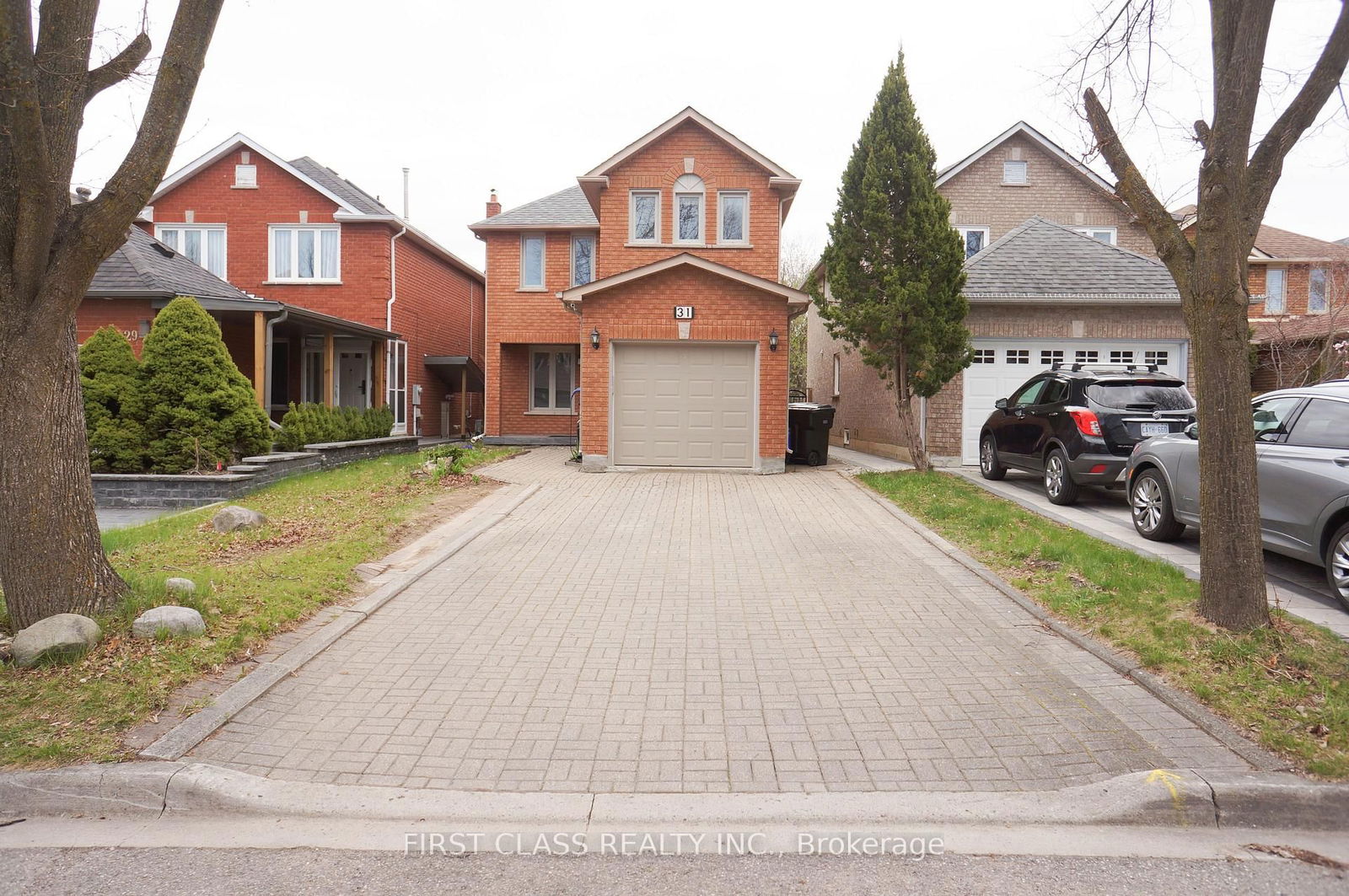 Detached House for sale at 31 Elmpark Court, Richmond Hill, Devonsleigh, L4C 9T8 - MLS: N12145246