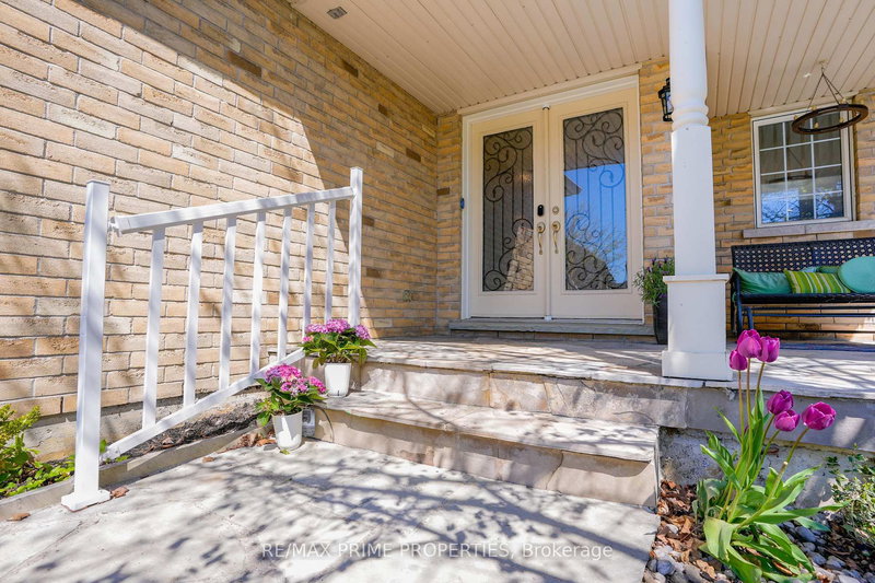 54 Vitlor Dr, Richmond Hill, L4E 4P9 | Image 2