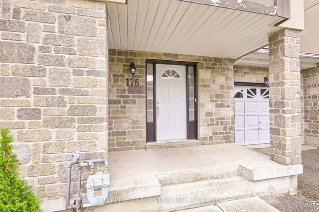 176 Matthew Boyd Crescent