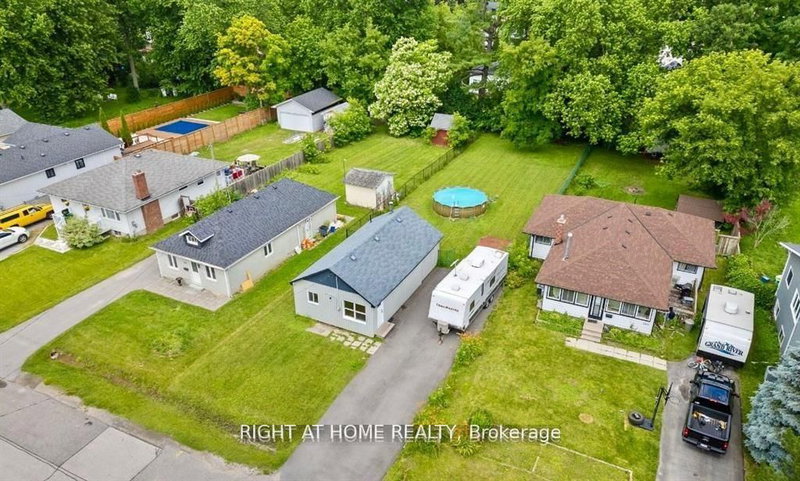 208 Bayview Ave, Georgina, L4P 2T2 | Image 2