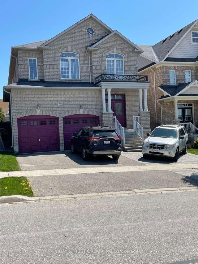 32 Herefordshire Crescent