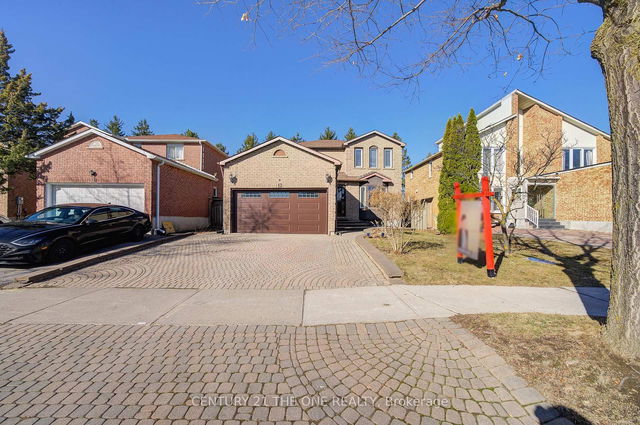 12 Featherstone Avenue