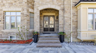 70 Bond Cres, Richmond Hill - Oak Ridges image-0-2