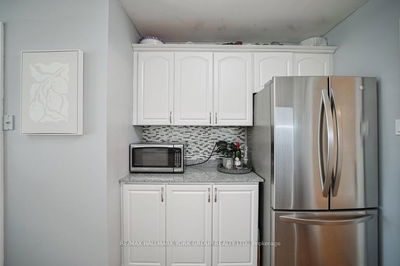 659 Gibson Crt, Newmarket - Huron Heights-Leslie Valley image-0-3