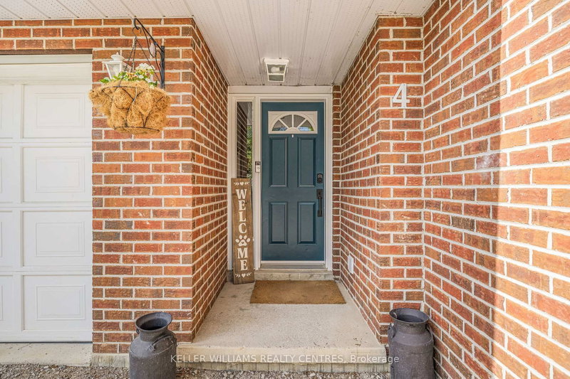 4 Selby St, Innisfil, L0L 1L0 | Image 3