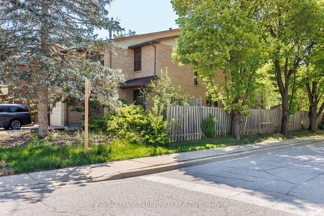 2 Baywood Court