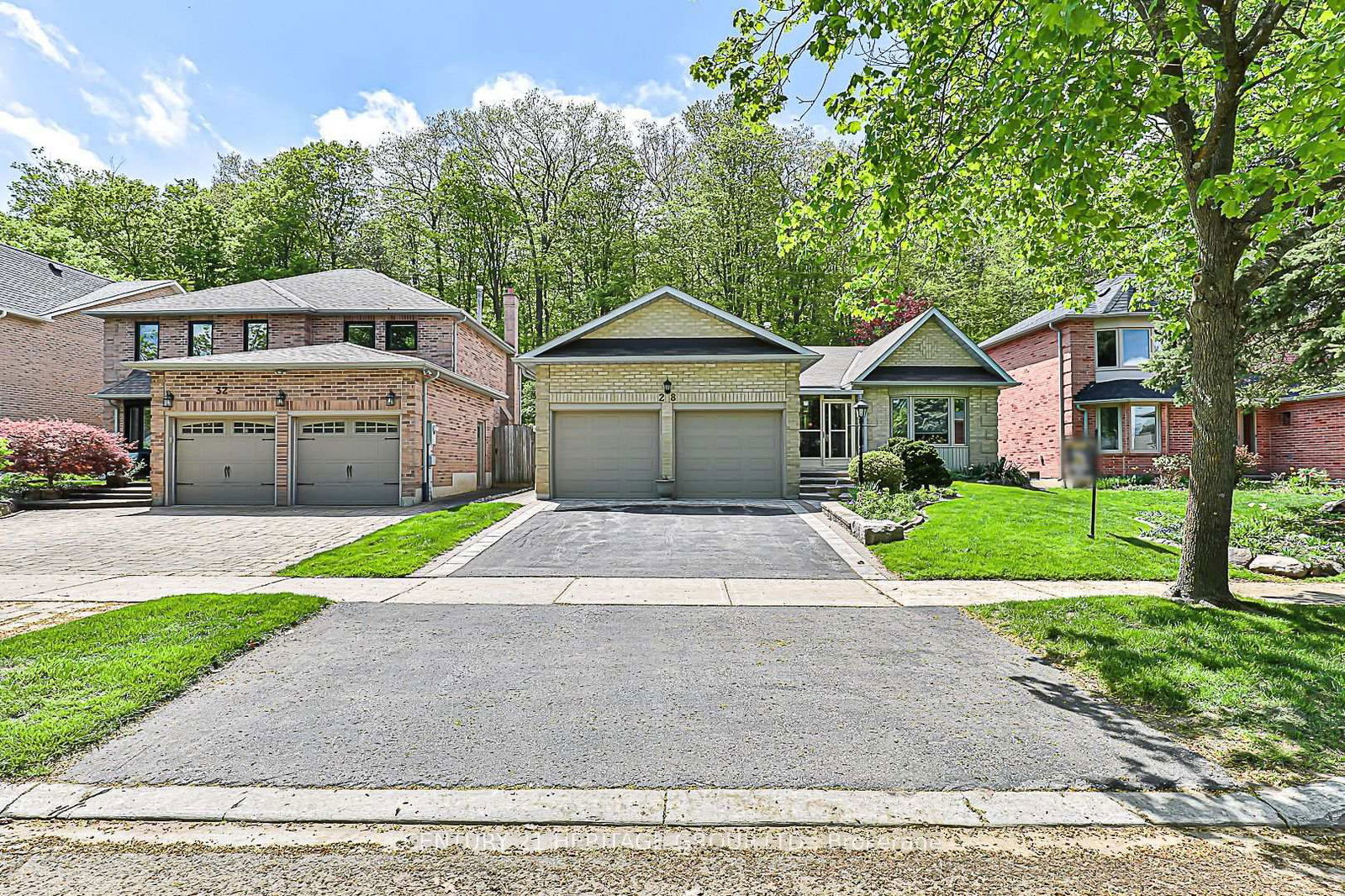 Detached House for sale at 28 Spence Drive, Aurora, Aurora Highlands, L4G 5V7 - MLS: N12146733