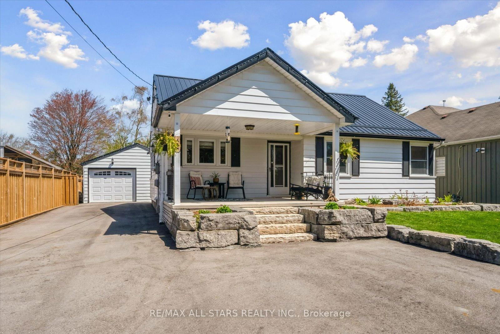 Detached House for sale at 64 Golfview Crescent, Georgina, Sutton & Jackson's Point, L0E 1R0 - MLS: N12146756