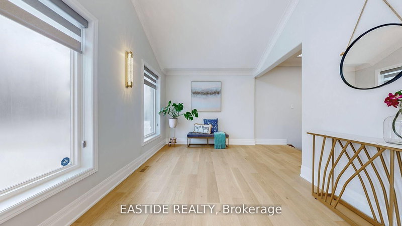 8 Ridgewood Dr, Richmond Hill, L4E 3M1 | Image 2