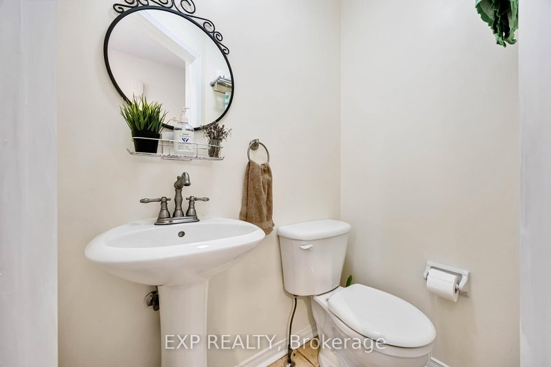 123 Sassafras Circ, Vaughan, L4J 8M9 | Image 3