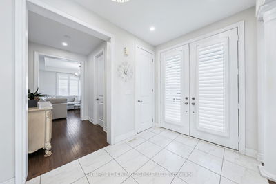 501 Mcgregor Farm Tr, Newmarket - Glenway Estates image-0-4