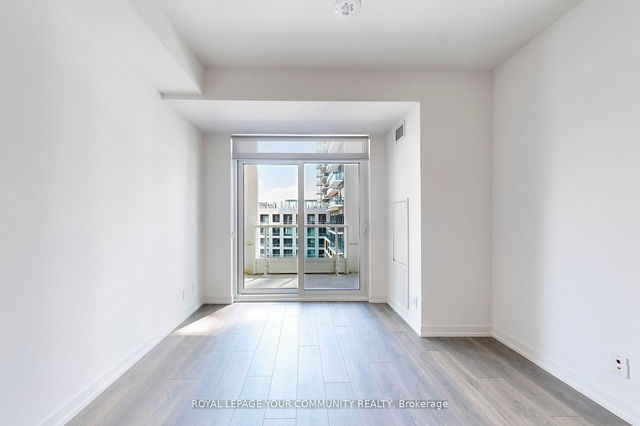 618 - 8 Beverley Glen Boulevard