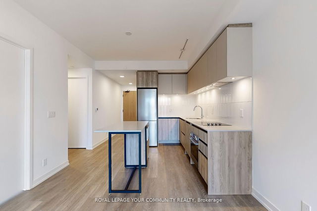 618 - 8 Beverley Glen Boulevard