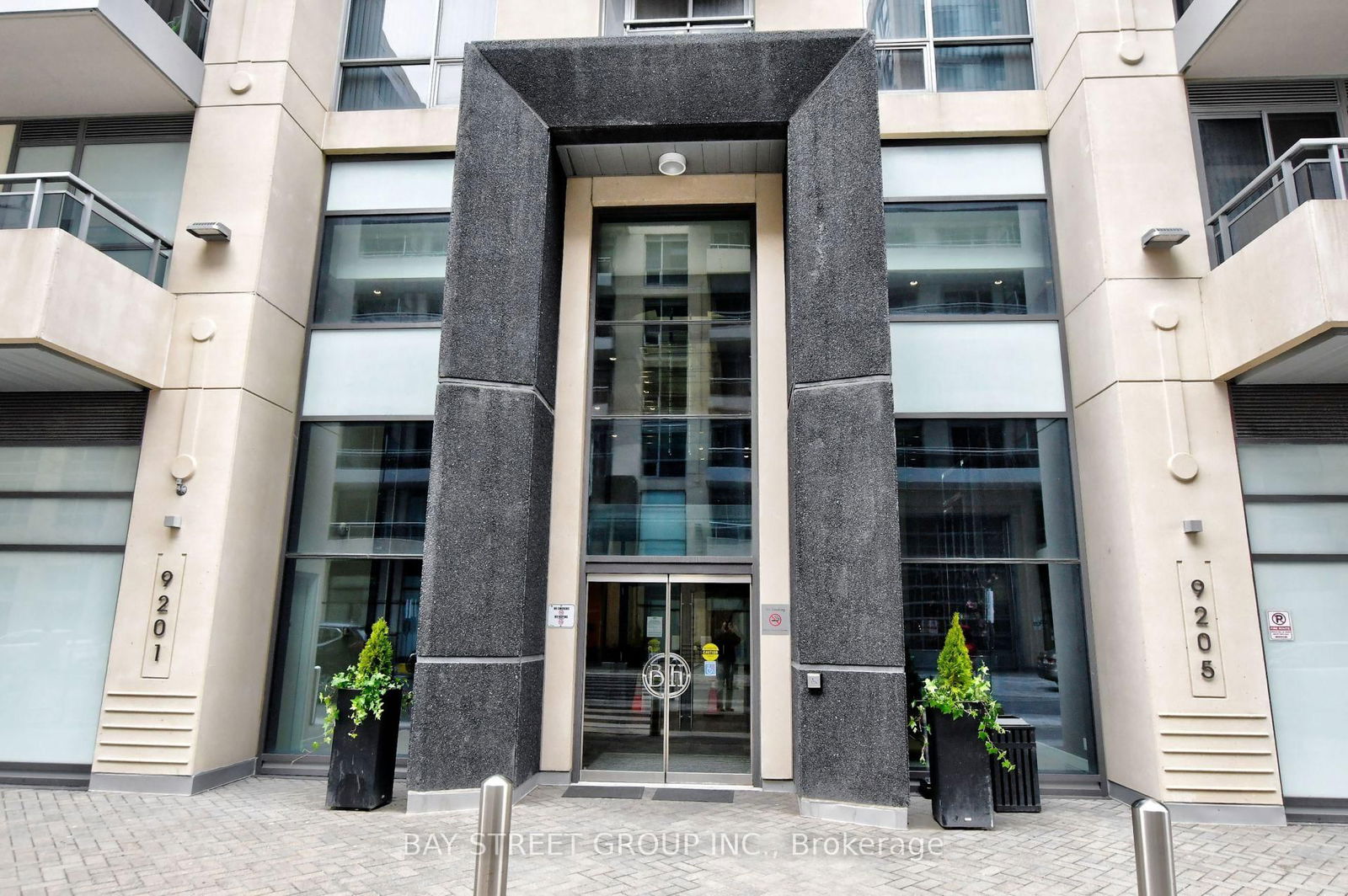 Condo for sale at NE1002-9205 Yonge Street, Richmond Hill, Langstaff, L4C 1V5 - MLS: N12149206