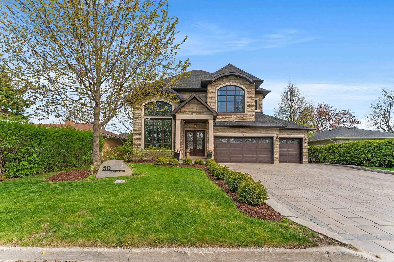 Detached House for sale at 50 Fairway Drive, Aurora, Aurora Highlands, L4G 2H1 - MLS: N12149433