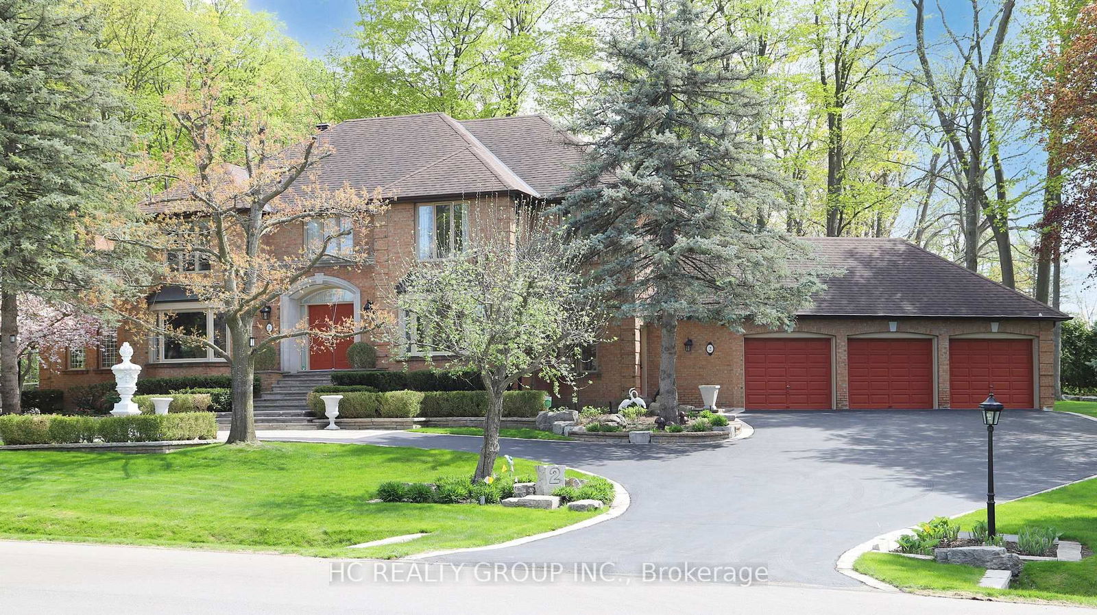 Detached House for sale at 2 Glenridge Drive, Markham, Devil's Elbow, L6C 1A1 - MLS: N12149452